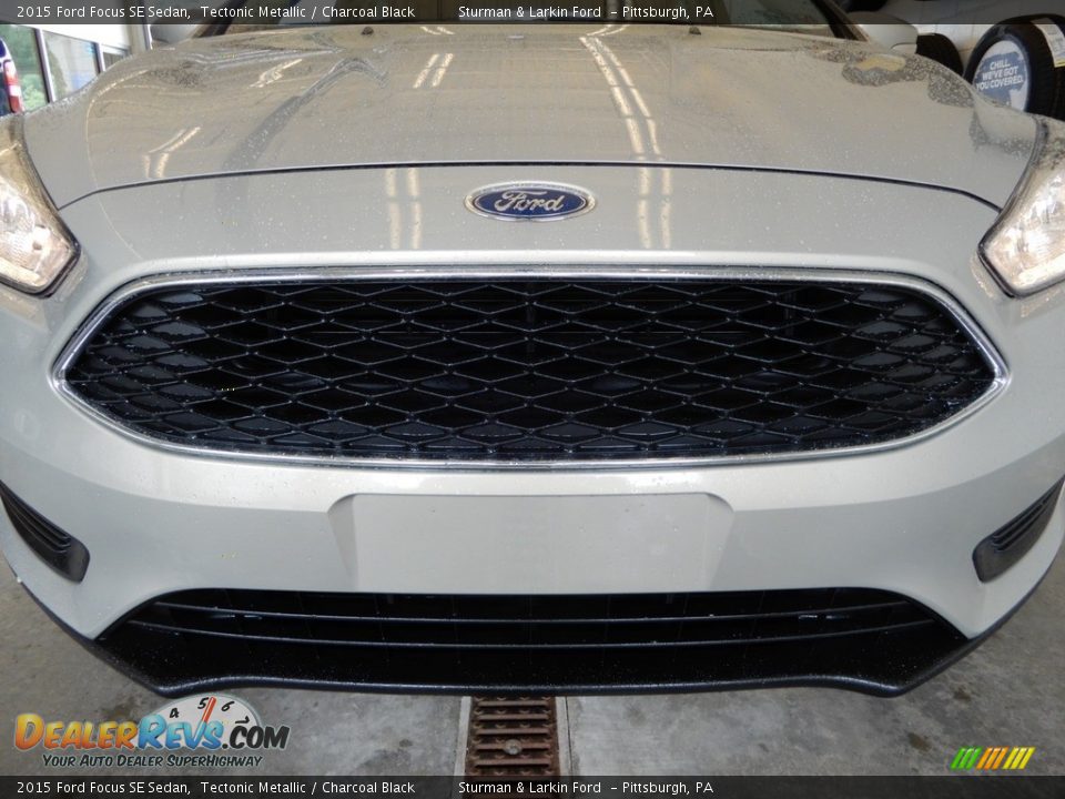 2015 Ford Focus SE Sedan Tectonic Metallic / Charcoal Black Photo #11