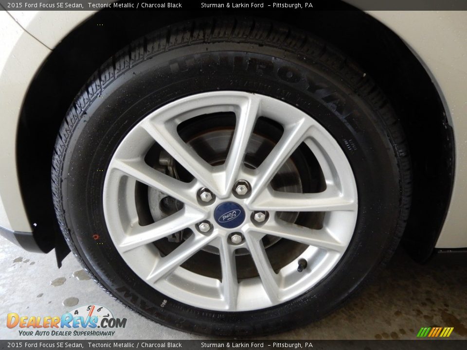 2015 Ford Focus SE Sedan Tectonic Metallic / Charcoal Black Photo #12