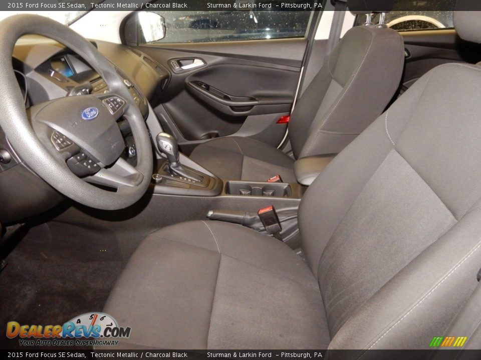 2015 Ford Focus SE Sedan Tectonic Metallic / Charcoal Black Photo #14