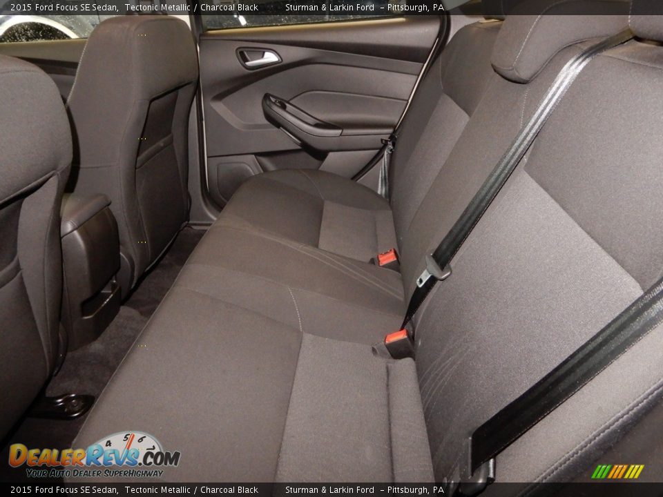 2015 Ford Focus SE Sedan Tectonic Metallic / Charcoal Black Photo #15