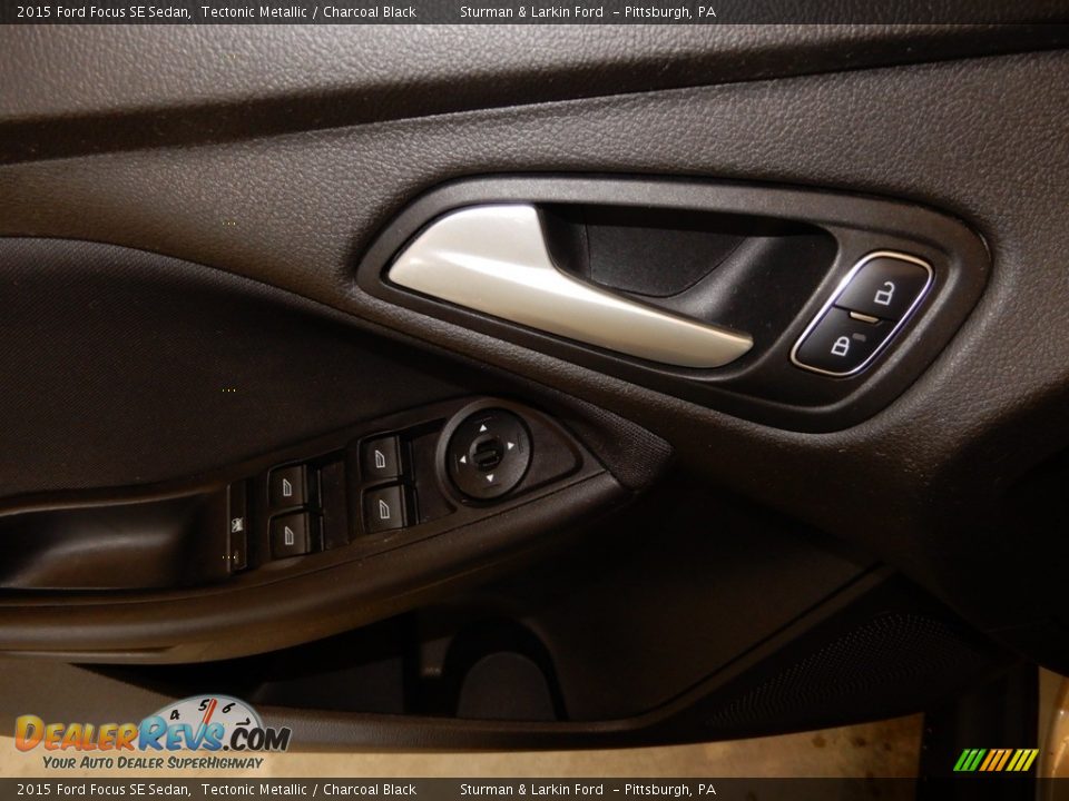 2015 Ford Focus SE Sedan Tectonic Metallic / Charcoal Black Photo #17