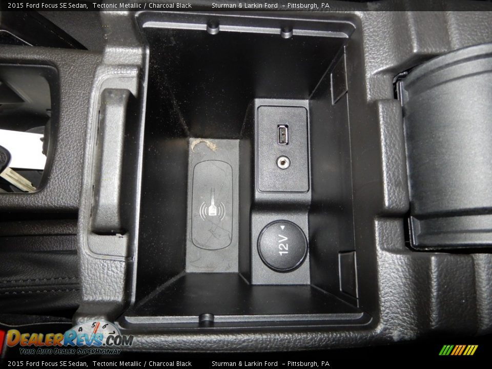 2015 Ford Focus SE Sedan Tectonic Metallic / Charcoal Black Photo #23