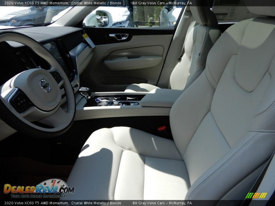 2020 Volvo XC60 T5 AWD Momentum Crystal White Metallic / Blonde Photo #7