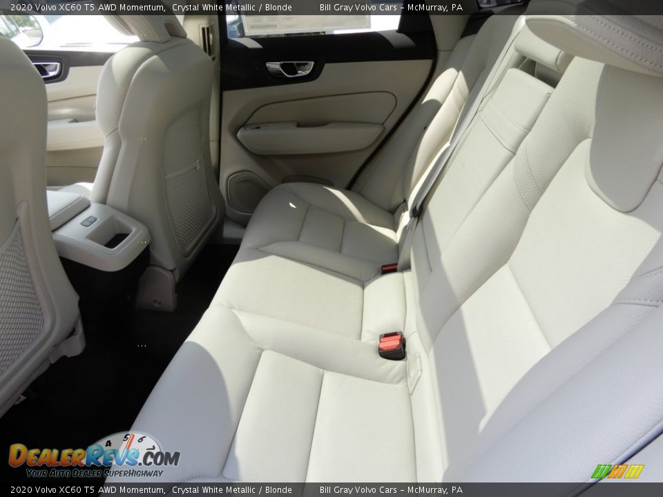 2020 Volvo XC60 T5 AWD Momentum Crystal White Metallic / Blonde Photo #8