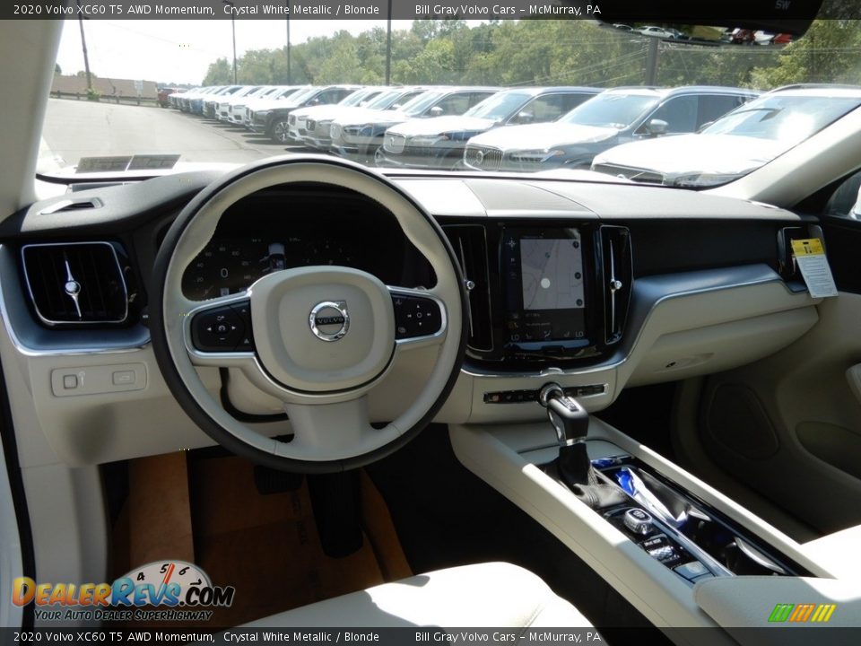 Dashboard of 2020 Volvo XC60 T5 AWD Momentum Photo #9