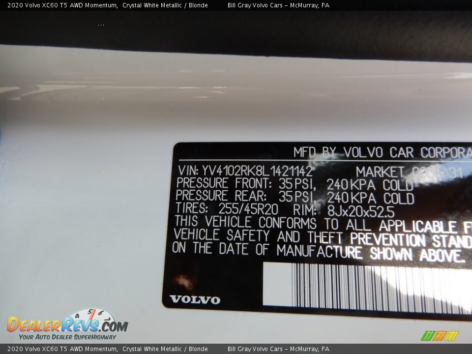 2020 Volvo XC60 T5 AWD Momentum Crystal White Metallic / Blonde Photo #11