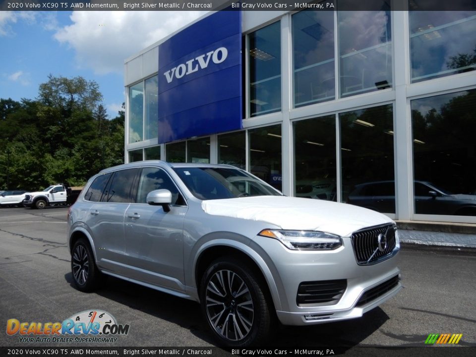 Front 3/4 View of 2020 Volvo XC90 T5 AWD Momentum Photo #1