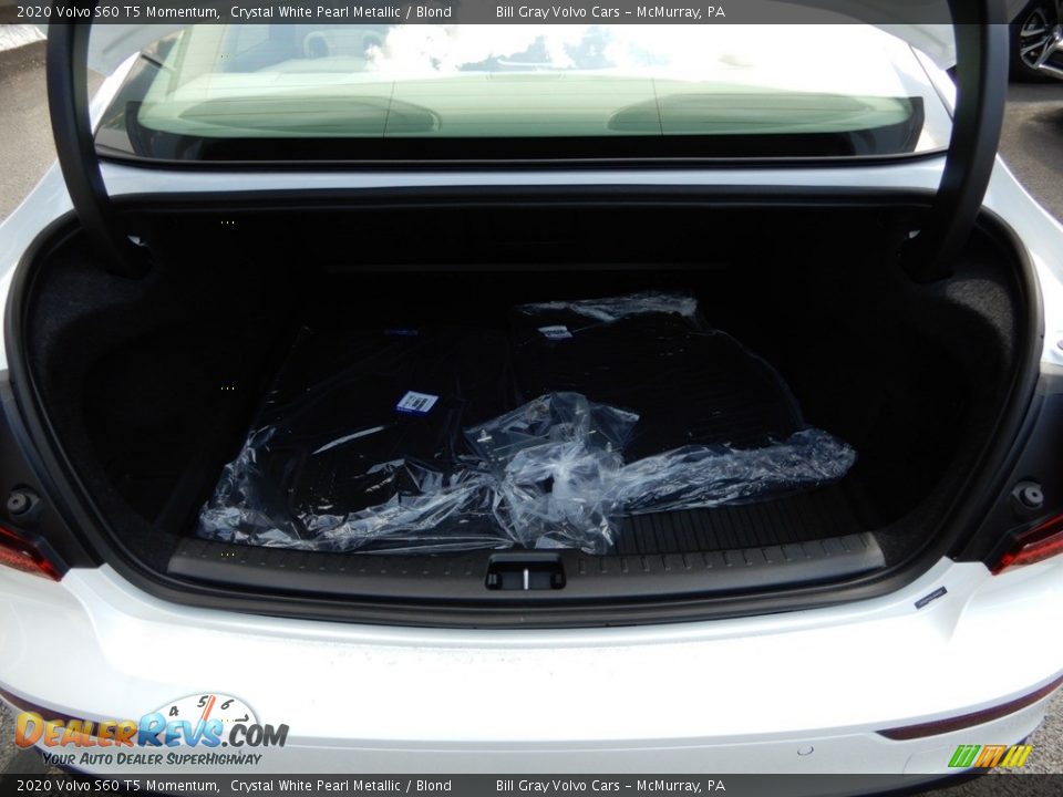 2020 Volvo S60 T5 Momentum Crystal White Pearl Metallic / Blond Photo #4