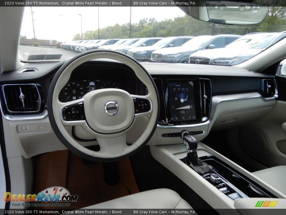 Dashboard of 2020 Volvo S60 T5 Momentum Photo #9