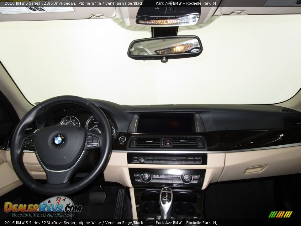 2016 BMW 5 Series 528i xDrive Sedan Alpine White / Venetian Beige/Black Photo #22