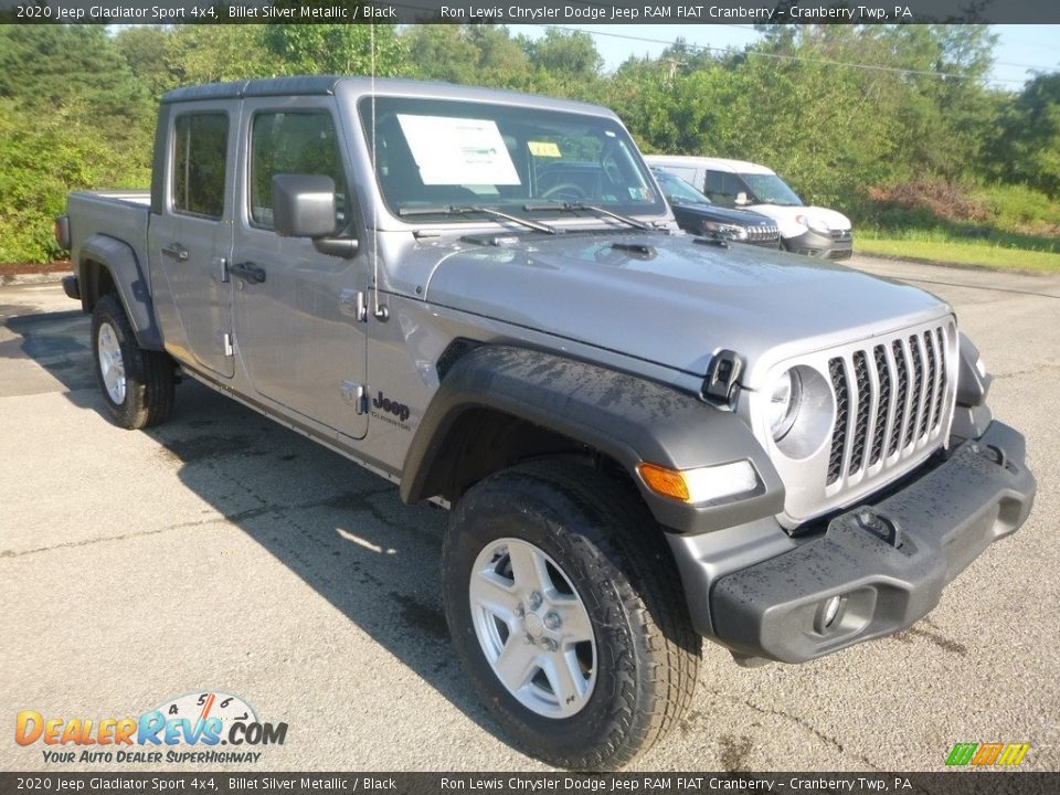 Front 3/4 View of 2020 Jeep Gladiator Sport 4x4 Photo #7