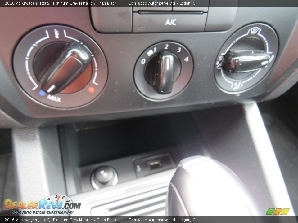 2016 Volkswagen Jetta S Platinum Grey Metallic / Titan Black Photo #24