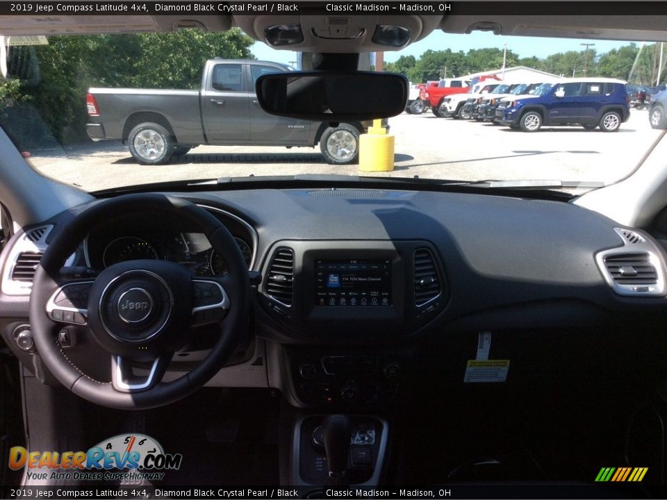 2019 Jeep Compass Latitude 4x4 Diamond Black Crystal Pearl / Black Photo #12