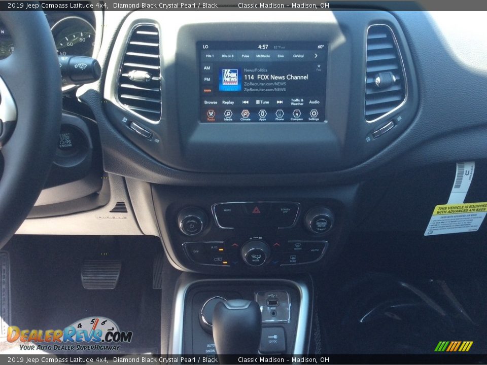 2019 Jeep Compass Latitude 4x4 Diamond Black Crystal Pearl / Black Photo #14