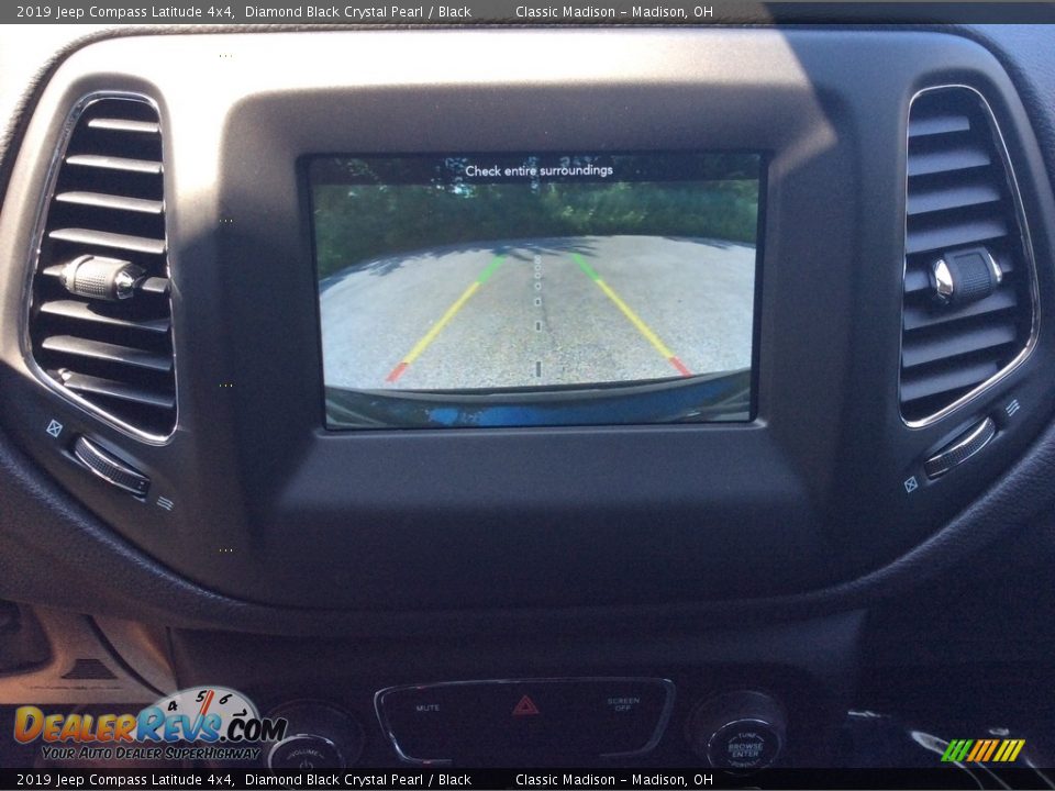 2019 Jeep Compass Latitude 4x4 Diamond Black Crystal Pearl / Black Photo #15