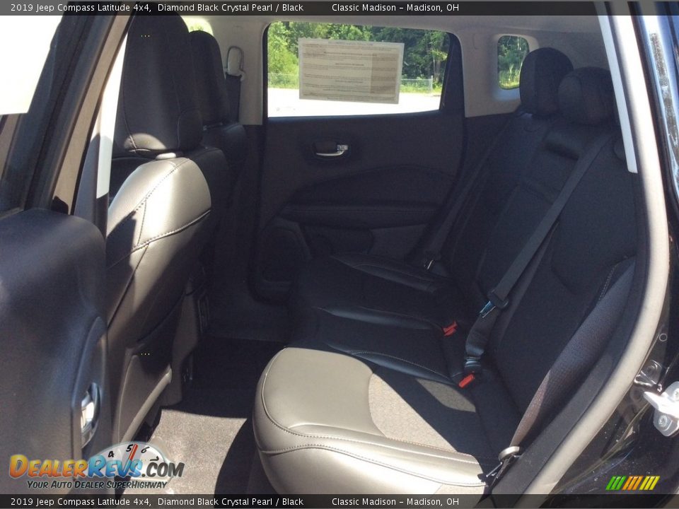 2019 Jeep Compass Latitude 4x4 Diamond Black Crystal Pearl / Black Photo #16