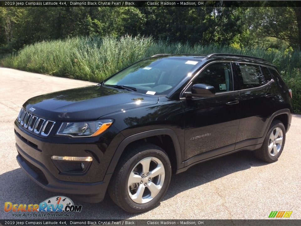 2019 Jeep Compass Latitude 4x4 Diamond Black Crystal Pearl / Black Photo #5