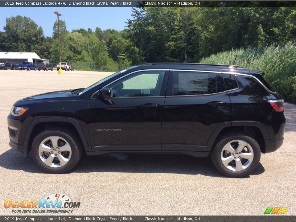 2019 Jeep Compass Latitude 4x4 Diamond Black Crystal Pearl / Black Photo #6