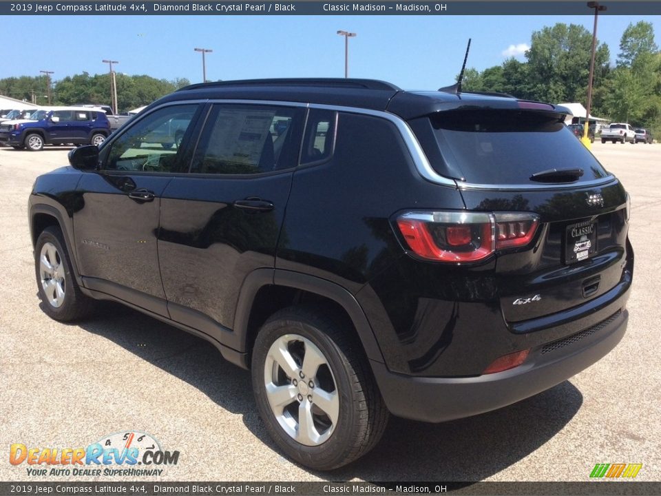 2019 Jeep Compass Latitude 4x4 Diamond Black Crystal Pearl / Black Photo #7