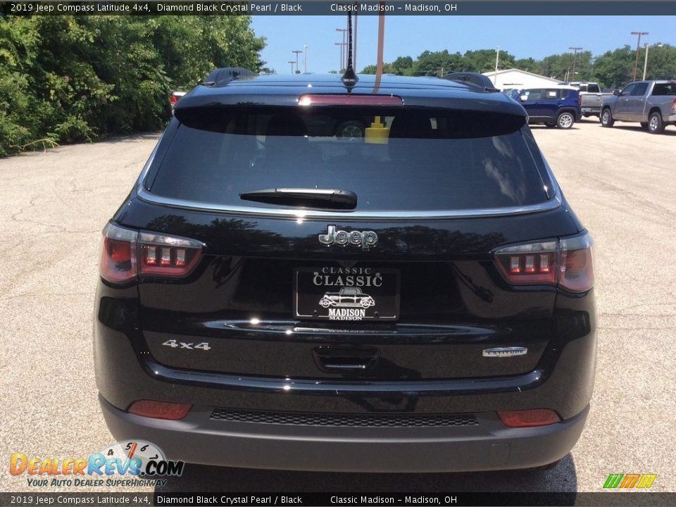 2019 Jeep Compass Latitude 4x4 Diamond Black Crystal Pearl / Black Photo #8