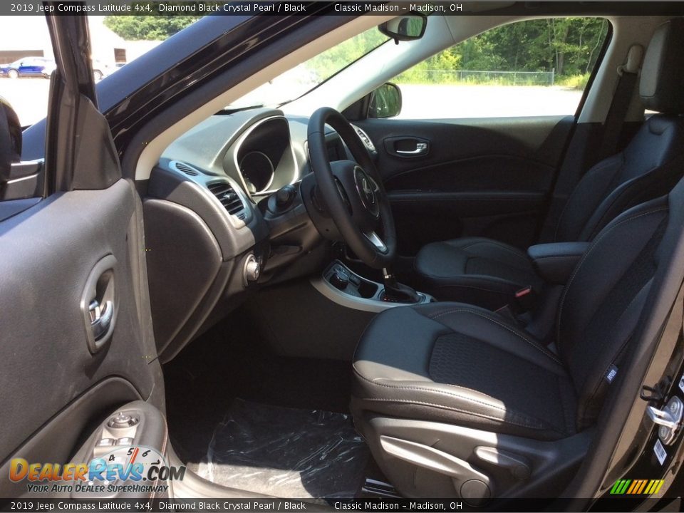 2019 Jeep Compass Latitude 4x4 Diamond Black Crystal Pearl / Black Photo #11