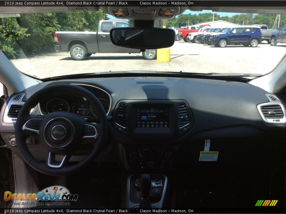 2019 Jeep Compass Latitude 4x4 Diamond Black Crystal Pearl / Black Photo #12