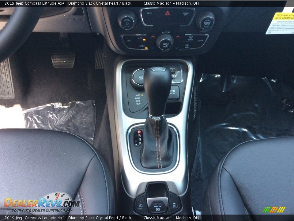 2019 Jeep Compass Latitude 4x4 Diamond Black Crystal Pearl / Black Photo #13