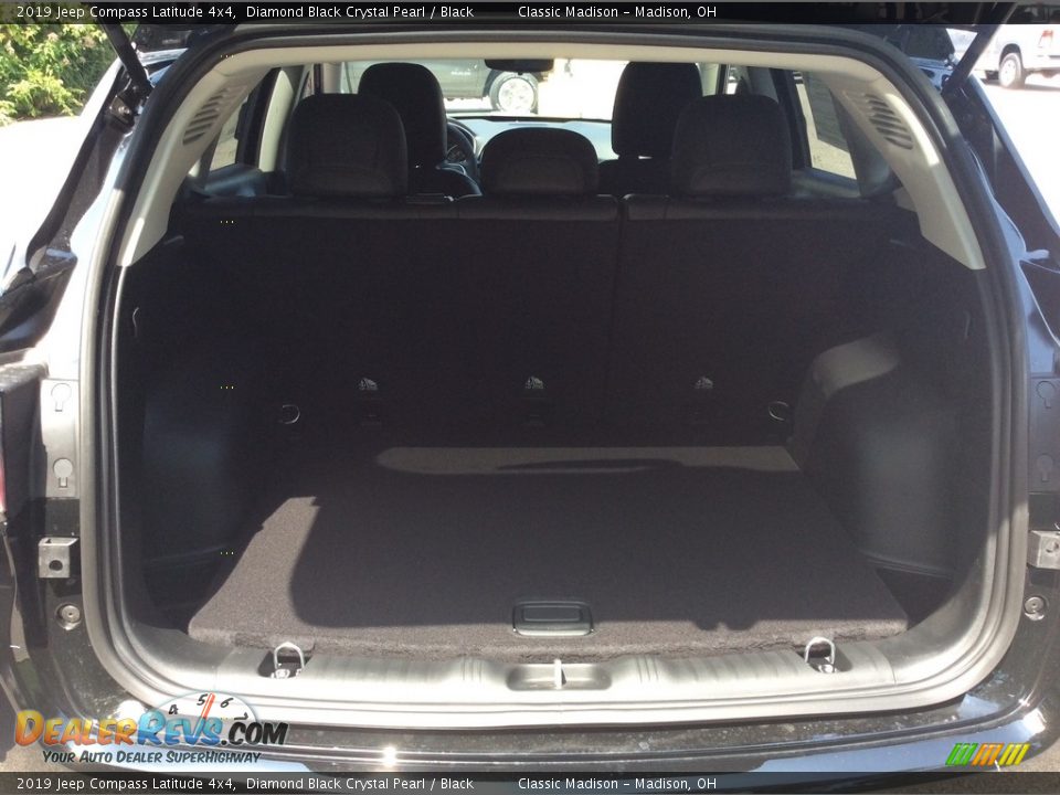 2019 Jeep Compass Latitude 4x4 Diamond Black Crystal Pearl / Black Photo #17