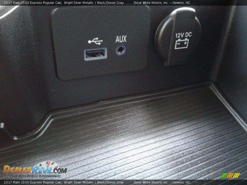2017 Ram 1500 Express Regular Cab Bright Silver Metallic / Black/Diesel Gray Photo #25