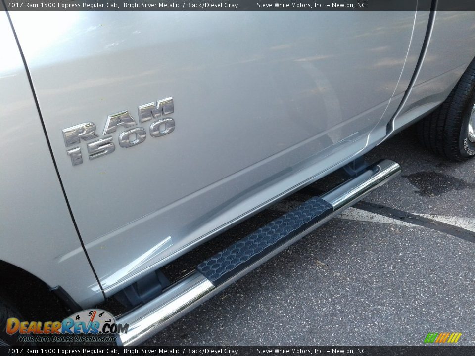 2017 Ram 1500 Express Regular Cab Bright Silver Metallic / Black/Diesel Gray Photo #27