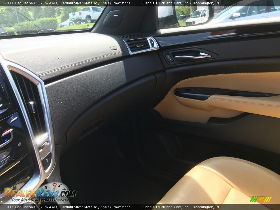 2014 Cadillac SRX Luxury AWD Radiant Silver Metallic / Shale/Brownstone Photo #29