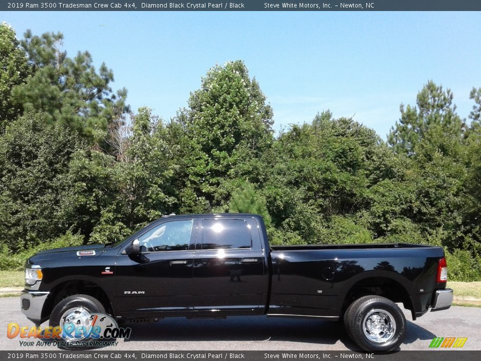2019 Ram 3500 Tradesman Crew Cab 4x4 Diamond Black Crystal Pearl / Black Photo #1