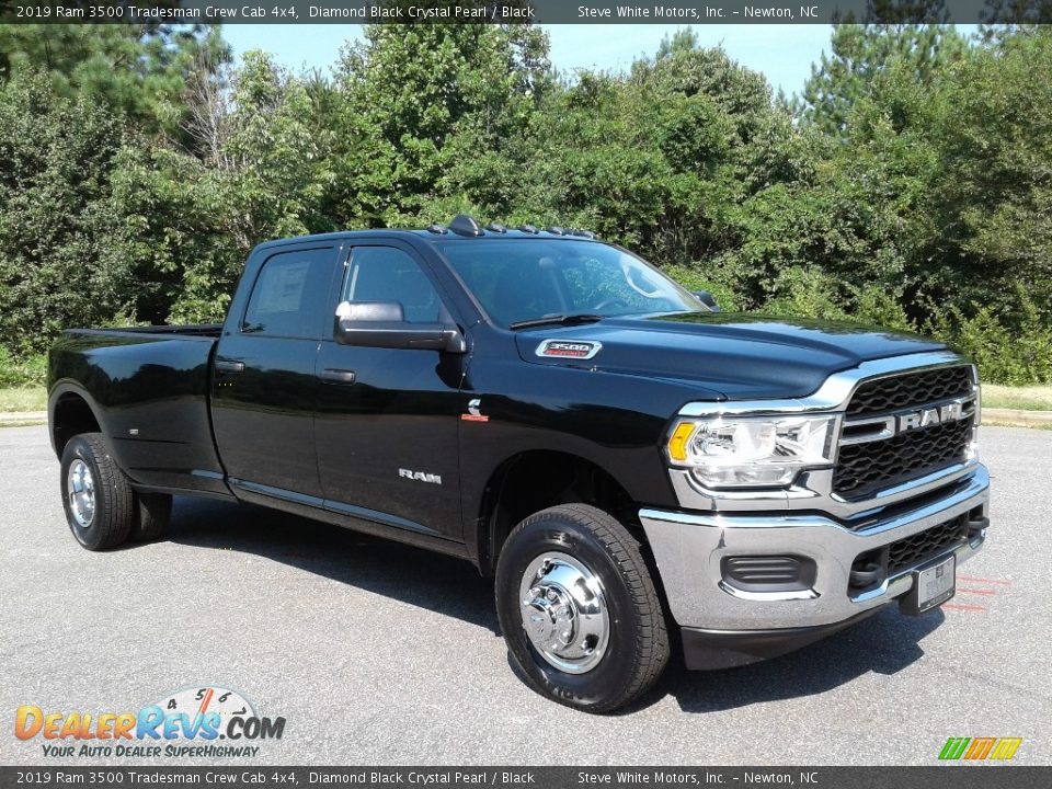 2019 Ram 3500 Tradesman Crew Cab 4x4 Diamond Black Crystal Pearl / Black Photo #4