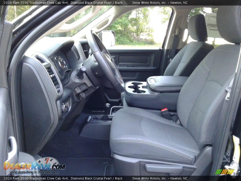 2019 Ram 3500 Tradesman Crew Cab 4x4 Diamond Black Crystal Pearl / Black Photo #10