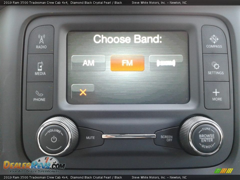 2019 Ram 3500 Tradesman Crew Cab 4x4 Diamond Black Crystal Pearl / Black Photo #20