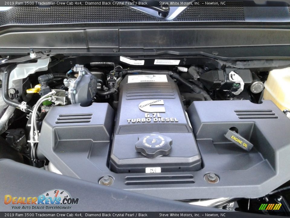 2019 Ram 3500 Tradesman Crew Cab 4x4 Diamond Black Crystal Pearl / Black Photo #27
