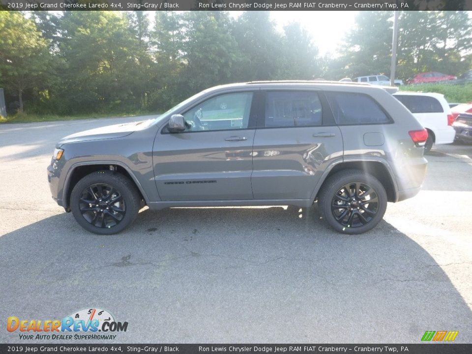 2019 Jeep Grand Cherokee Laredo 4x4 Sting-Gray / Black Photo #2