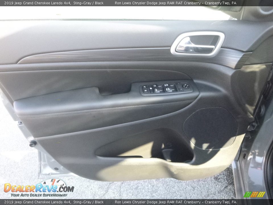 2019 Jeep Grand Cherokee Laredo 4x4 Sting-Gray / Black Photo #13