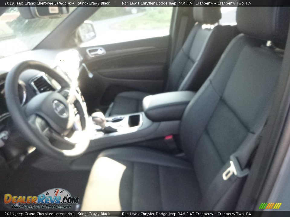 2019 Jeep Grand Cherokee Laredo 4x4 Sting-Gray / Black Photo #15