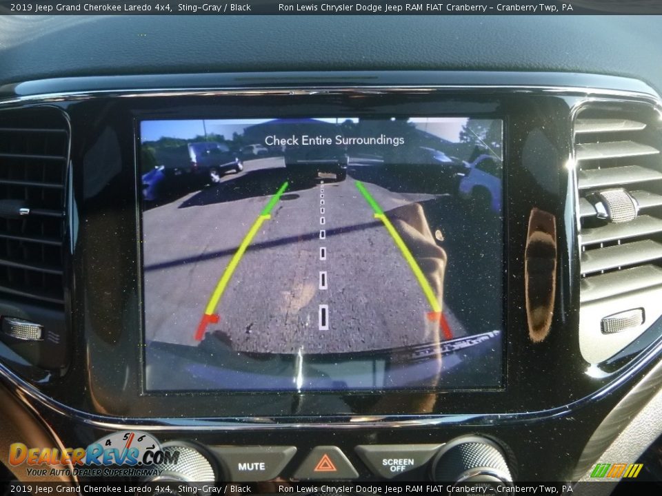 2019 Jeep Grand Cherokee Laredo 4x4 Sting-Gray / Black Photo #18