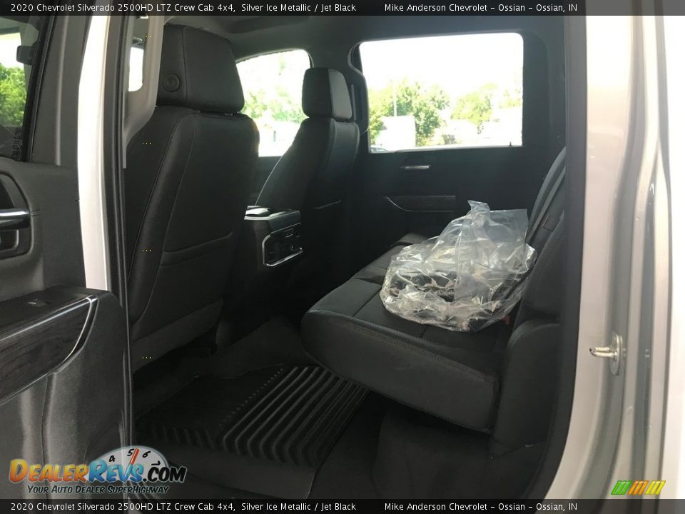 2020 Chevrolet Silverado 2500HD LTZ Crew Cab 4x4 Silver Ice Metallic / Jet Black Photo #10