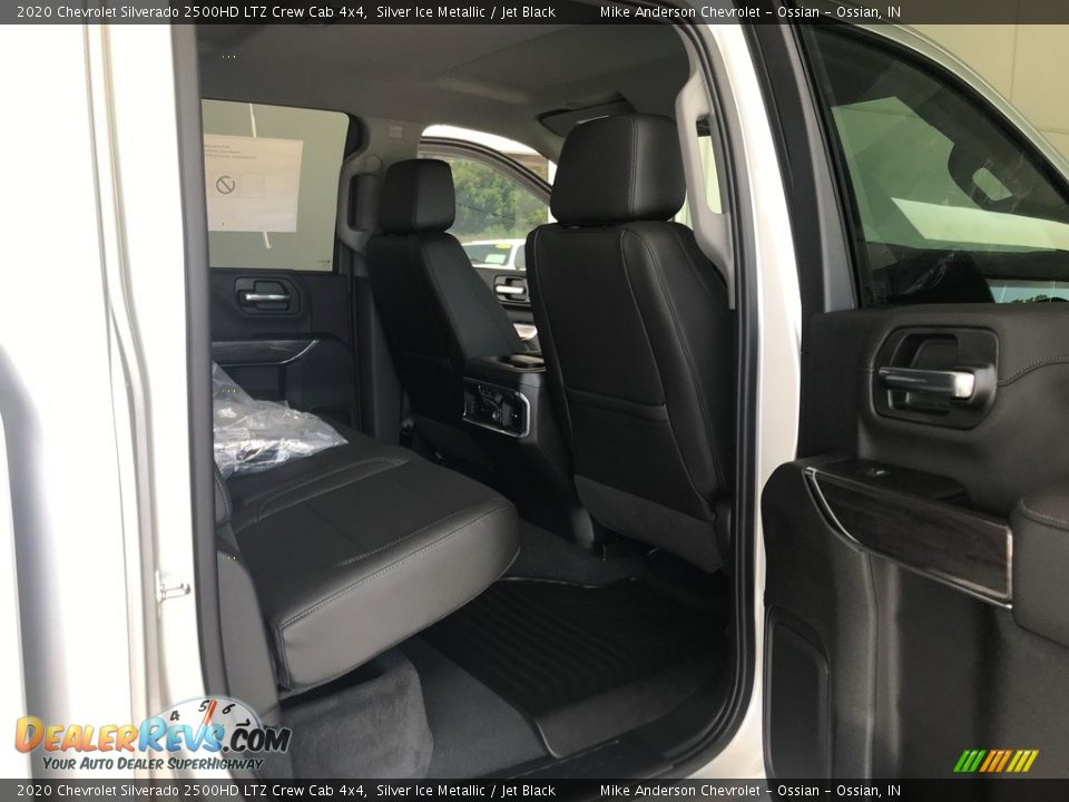 2020 Chevrolet Silverado 2500HD LTZ Crew Cab 4x4 Silver Ice Metallic / Jet Black Photo #12