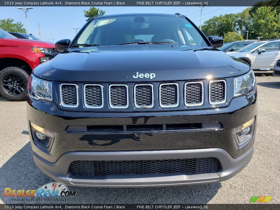 2019 Jeep Compass Latitude 4x4 Diamond Black Crystal Pearl / Black Photo #2