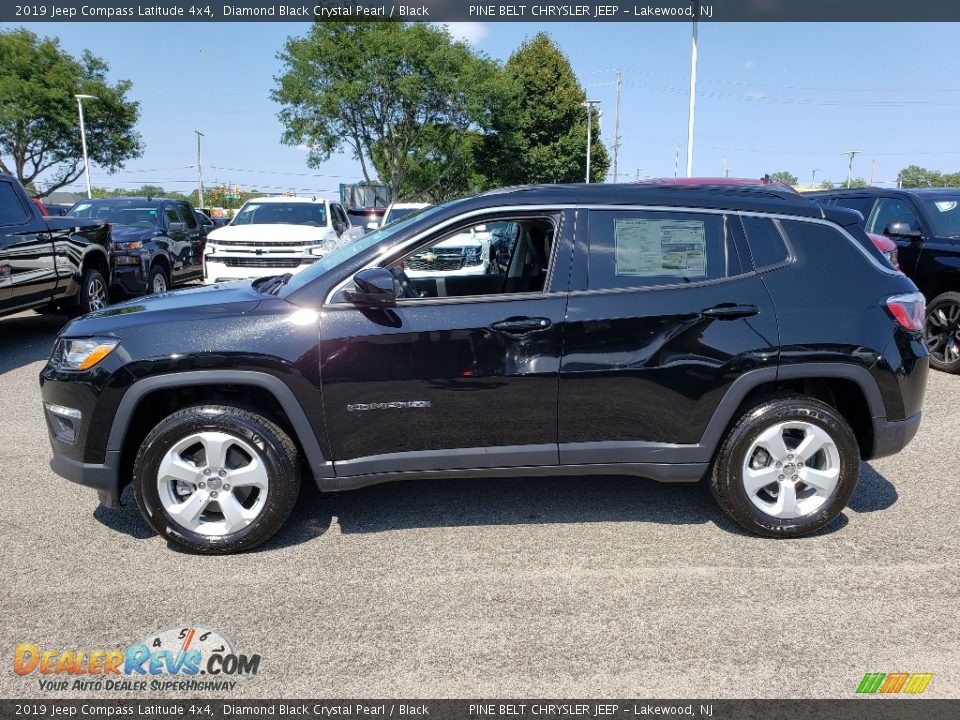 2019 Jeep Compass Latitude 4x4 Diamond Black Crystal Pearl / Black Photo #3