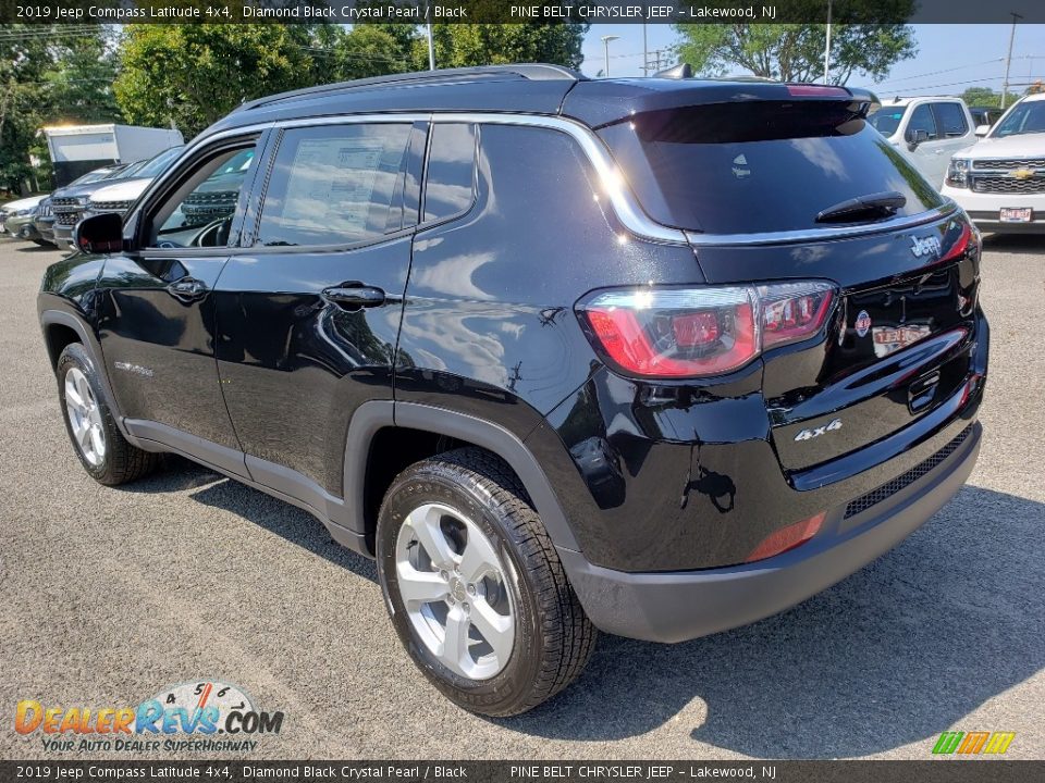 2019 Jeep Compass Latitude 4x4 Diamond Black Crystal Pearl / Black Photo #4