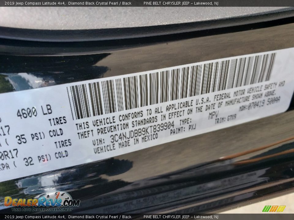 2019 Jeep Compass Latitude 4x4 Diamond Black Crystal Pearl / Black Photo #9