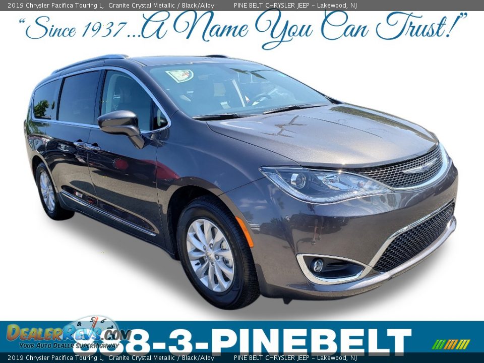 2019 Chrysler Pacifica Touring L Granite Crystal Metallic / Black/Alloy Photo #1