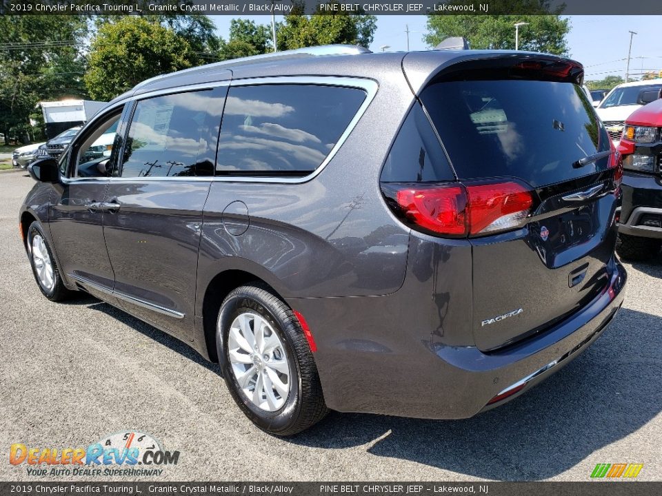 2019 Chrysler Pacifica Touring L Granite Crystal Metallic / Black/Alloy Photo #4