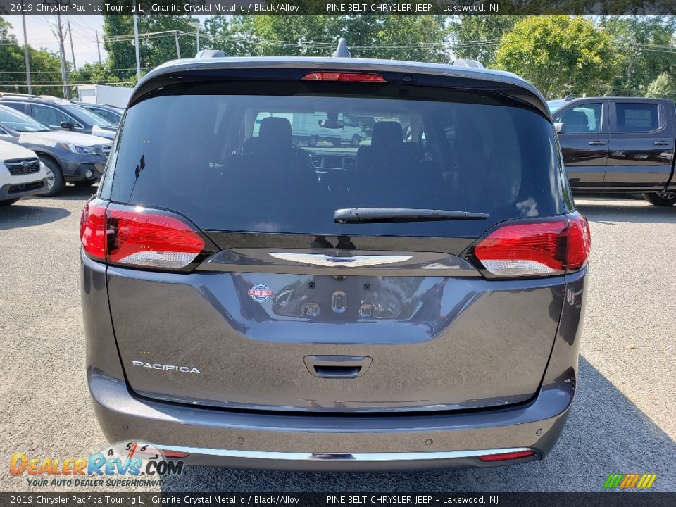 2019 Chrysler Pacifica Touring L Granite Crystal Metallic / Black/Alloy Photo #5