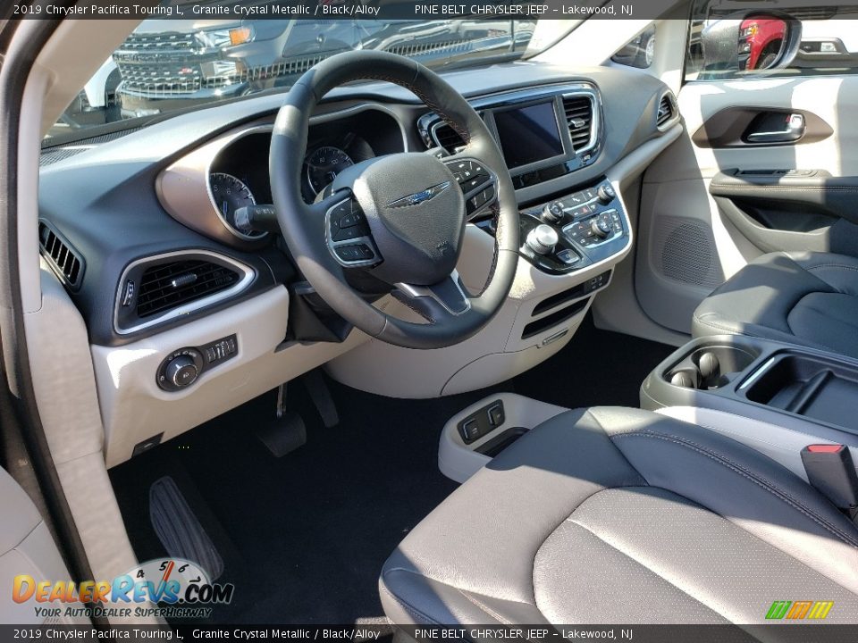 2019 Chrysler Pacifica Touring L Granite Crystal Metallic / Black/Alloy Photo #7